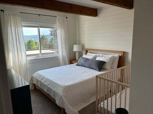 Hillview Haven in Boyne Falls, USA