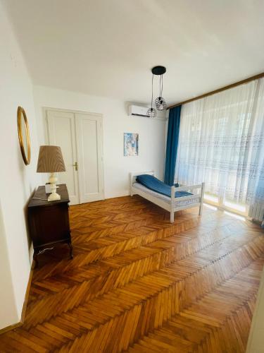 Apartment with Balcony image 7