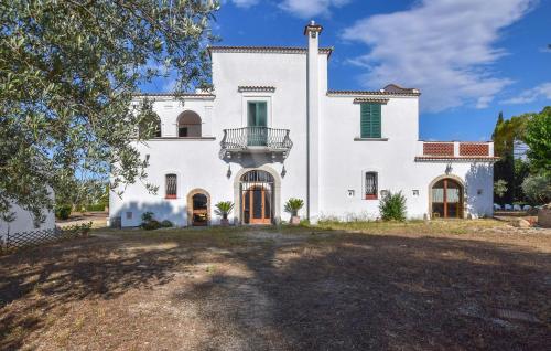 . 4 Bedroom Cozy Home In Lucera