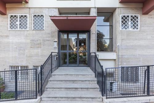 Hostly-Libia Light Lodge-10min Metro to Colosseum, Рим (фото 8)