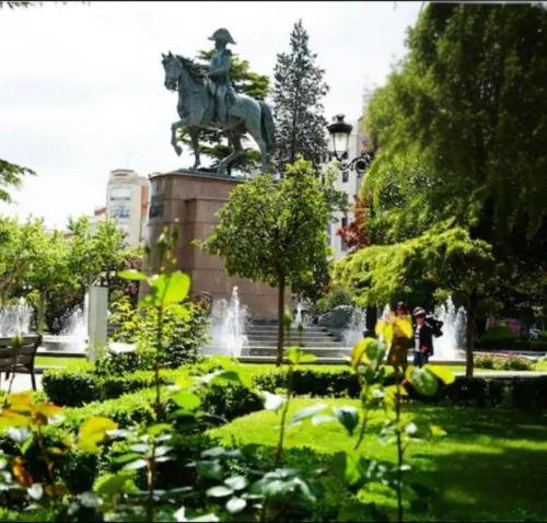  Gonzalo de Berceo 15  CALIDAD-SOBRIO AND  FREE PRIVATE PARKING  in Logroño