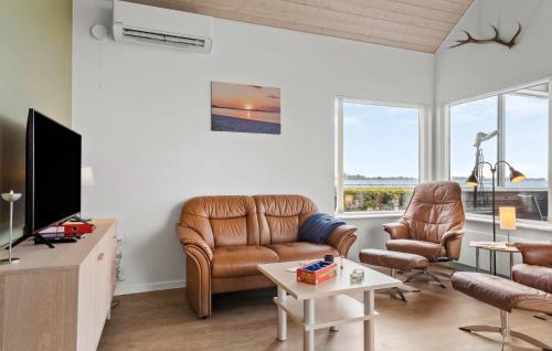  Two-Bedroom Holiday Home In Bjert in Binderup Strand