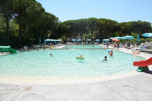 Аква-парк, Badiaccia Village Camping in Кастільйоне дель Лаго