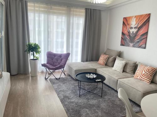 Regina's Sky City Apartment, Skopje (photo 8)