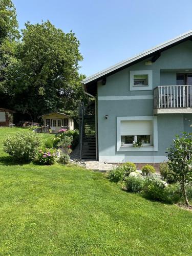 المنظر الخارجي, LizMari in بودسترتيك