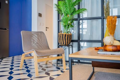 Two-Bedroom Deluxe Apartment with Balcony image 5