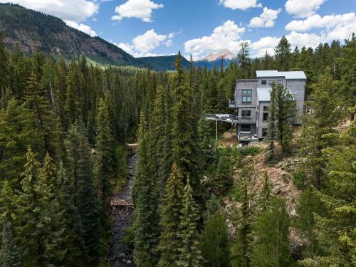 1601 Lake Purgatory Drive - image 4