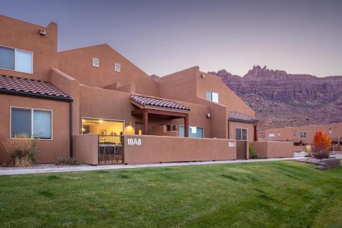 Rim Village Vista Unit 10 A8 image