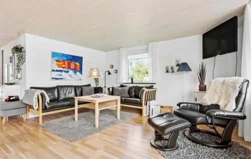  3 Bedroom Cozy Home In Ulfborg in Ulfborg
