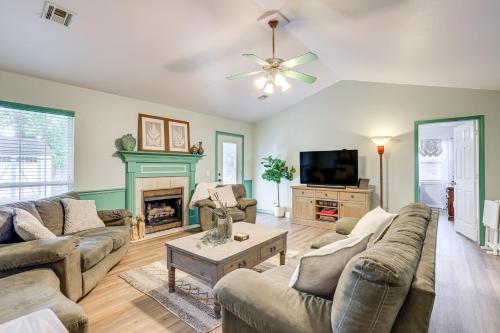 Fenced Yard Bike-Friendly Home in Bentonville! in Bentonville, USA