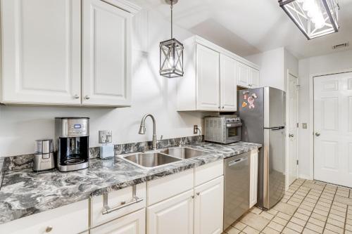 Fenced Yard Bike-Friendly Home in Bentonville! in Bentonville, USA