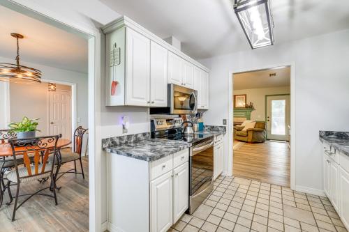 Fenced Yard Bike-Friendly Home in Bentonville! in Bentonville, USA