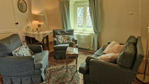 B&B Fine Fleur - image 2