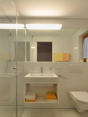 ห้องน้ำ, Haus Helga in ใจกลางเมืองบรันด์