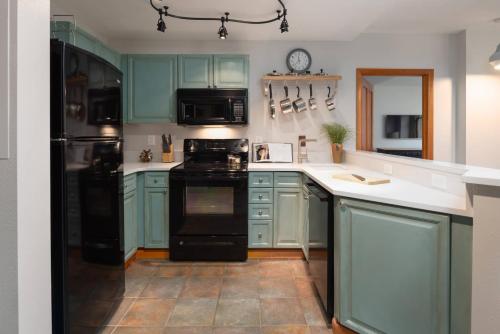Zephyr Mountain Lodge 1601 - 2 Bedroom Ski In Ski Out Condo in Winter Park, USA