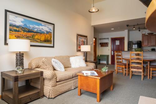 Zephyr Mountain Lodge 1606 - 2 Bedroom Ski In Ski Out Condo in Winter Park, USA