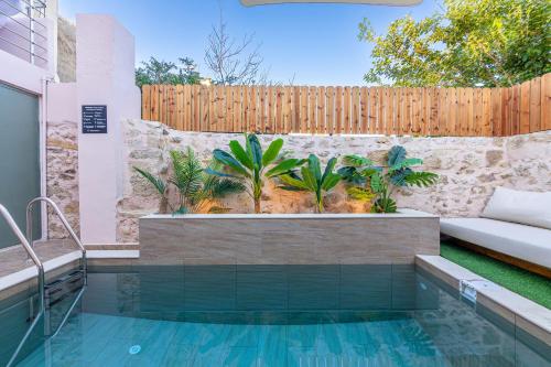 Swimming pool, Cretan Villa Rizinia in Gorgolaini