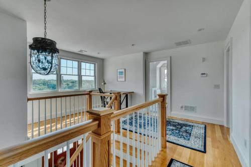 Oceanfront Beach House 4 Bdrms Available September 1st to 9th in East Sandwich, USA