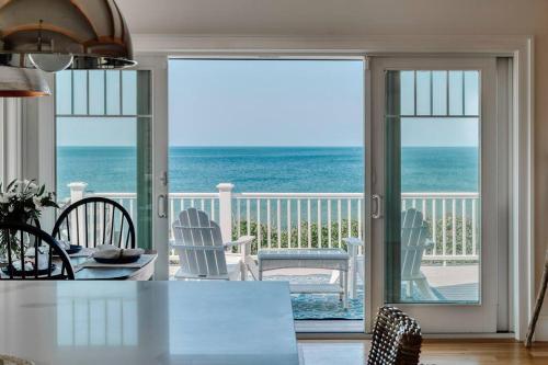 Oceanfront Beach House 4 Bdrms Available September 1st to 9th in East Sandwich, USA