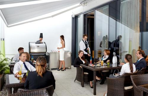 Occidental Praha Five - image 8