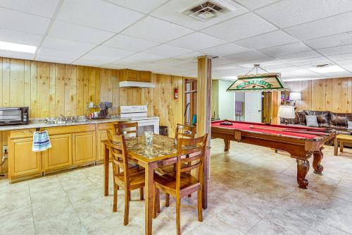 Harrisburg Apartment about 4 Mi to Midtown! in Harrisburg, USA