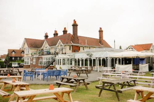 The Victory at Mersea - 출입구