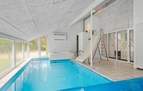 مسبح, Stunning Home In Nørre Nebel With Sauna in Norre Nebel