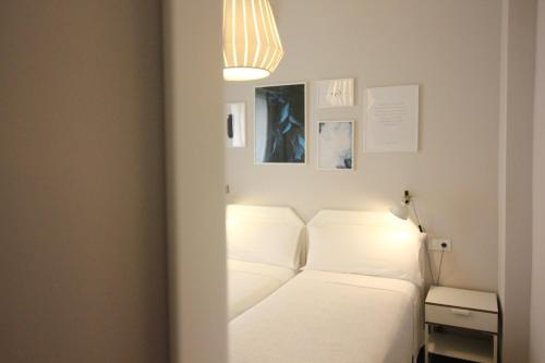 Las Atarazanas - Design Hostal - image 3