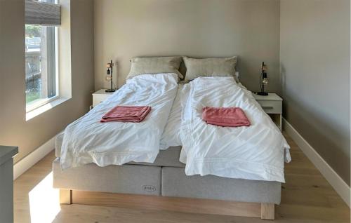 Awesome Apartment In Staubø With Wifi