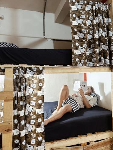 1 bunk bed