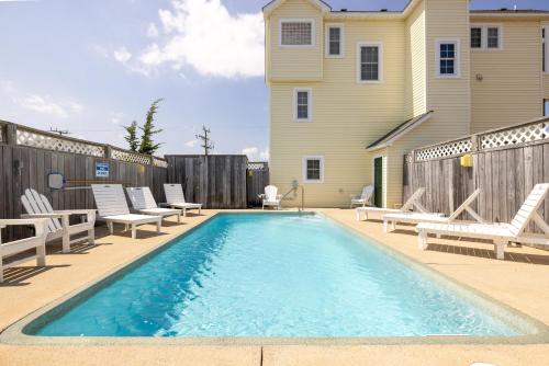 Four-Bedroom Holiday Home image 9