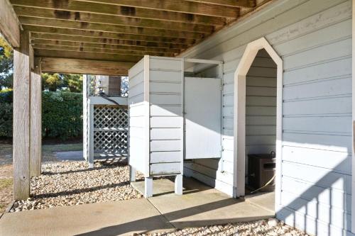 Five-Bedroom Holiday Home image 10
