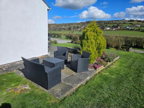 Vista exterior, Nant-Isa in Stone