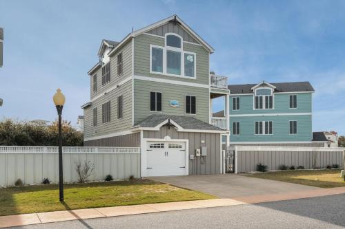 Four-Bedroom Holiday Home image 10
