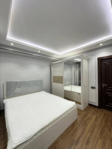 Minor Tashkent apartment by RNB estate