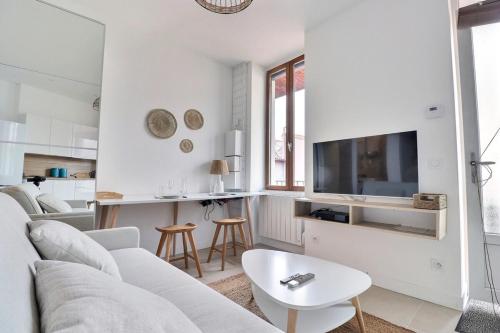 Le Charpennes - Beautiful T1 Apartment - Villeurbanne in Villeurbanne