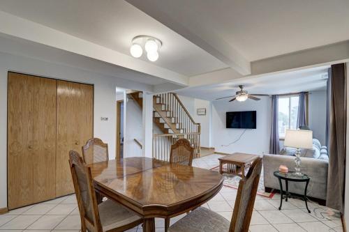 Getaway By David Rigney Real Estate Solutions in Des Plaines, USA
