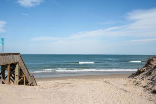 Six-Bedroom Holiday Home image 8