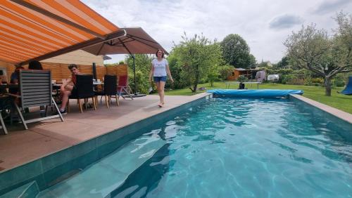 Villa avec piscine By Platinum Homes- capacité 8 personnes - Heillecourt cottage Ludres