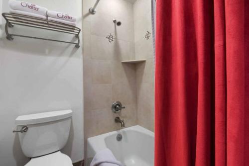 Studio Apartment with King Bed image 7