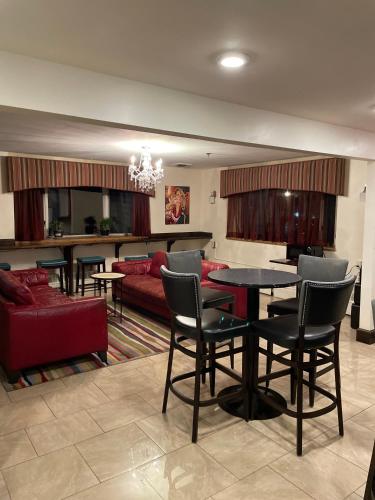 Broadway and Main Hotel in Everett, USA