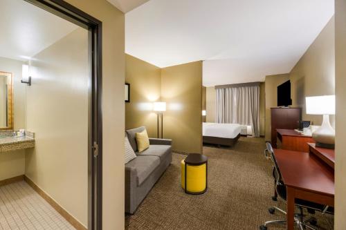 King Suite - Accessible/Non-Smoking