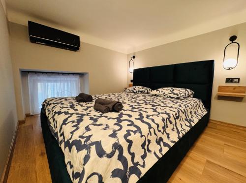 G15 City Centre Stylish Flat - image 8