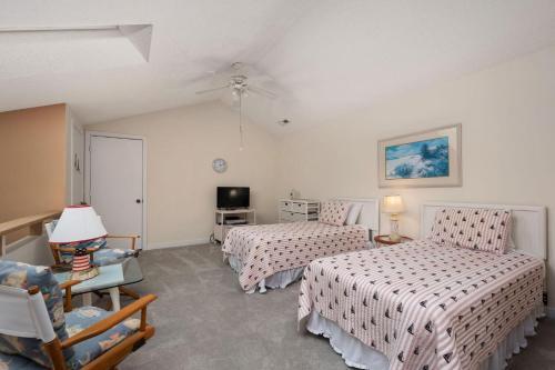 Three-Bedroom Apartment image 10