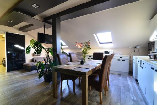 บริการและสิ่งอำนวยความสะดวก, เทอร์มอล แพนซิโอ ซาร์วาร์ (Thermal Panzio Sarvar) in ซาร์วาร์