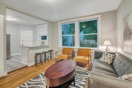 Beautiful Brand New Tower Grove Unit 1s in Richmond Heights, USA