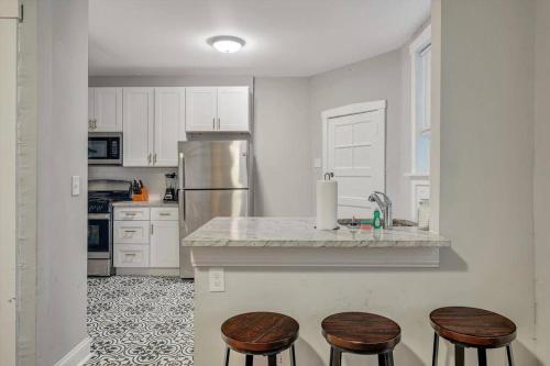 Beautiful Brand New Tower Grove Unit 1s in Richmond Heights, USA