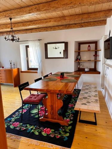 Koplietošanas atpūtas telpa ar TV, CASA DI MONTAGNA BnB - LEO in Danta