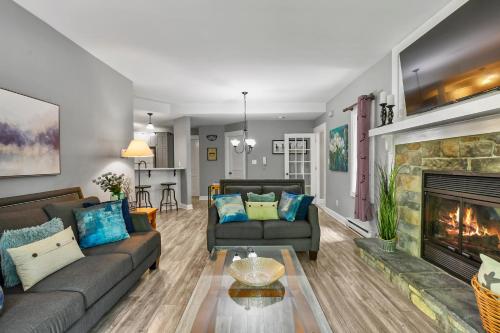 Two-Bedroom Apartment room in Les Falaises by Rendez-Vous Mont-Tremblant