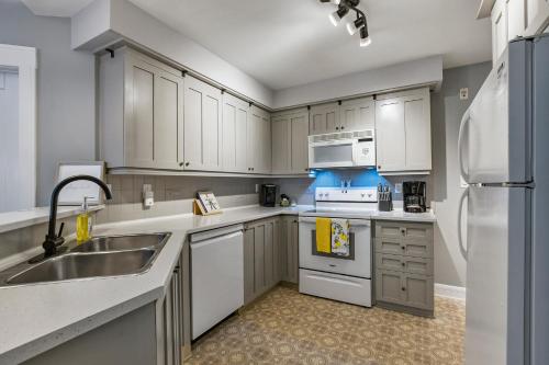 Two-Bedroom Apartment image 6
